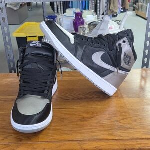 Nike Air Jordan 1 Retro High OG Satin Shadow Women's Size 11.5